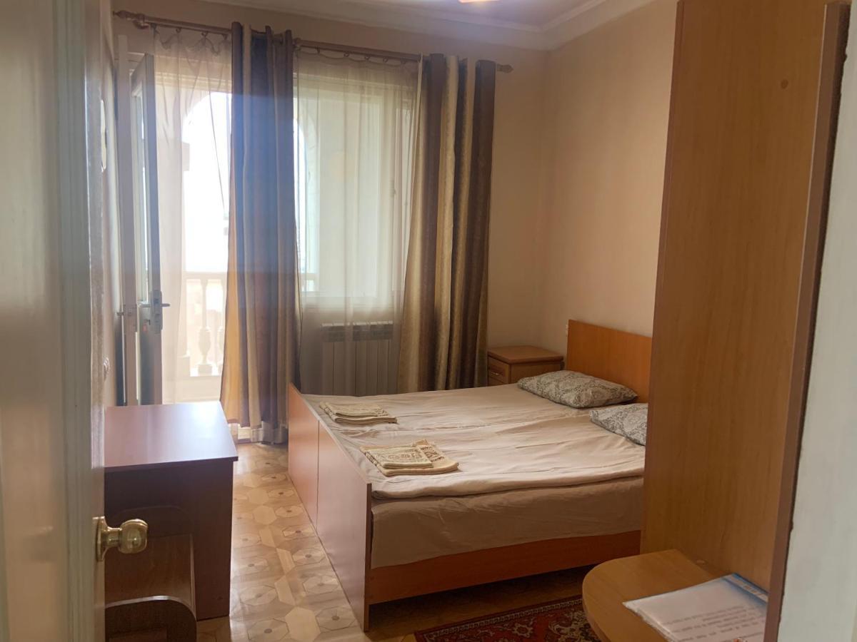 Guest House Lilia Yerevan Exterior photo