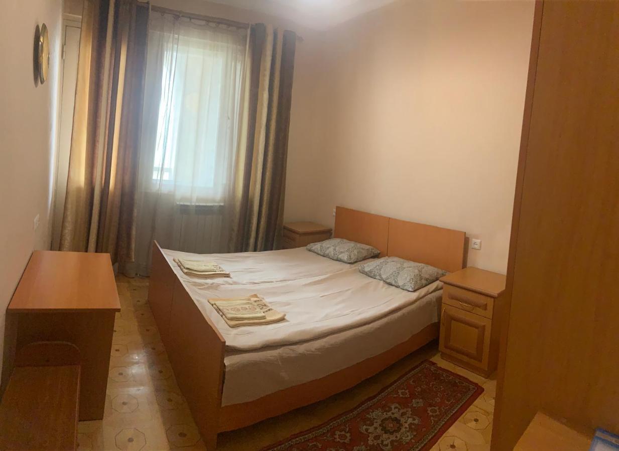Guest House Lilia Yerevan Exterior photo