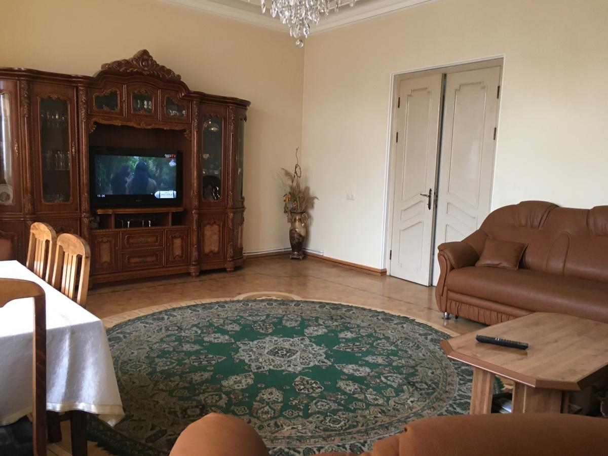 Guest House Lilia Yerevan Exterior photo