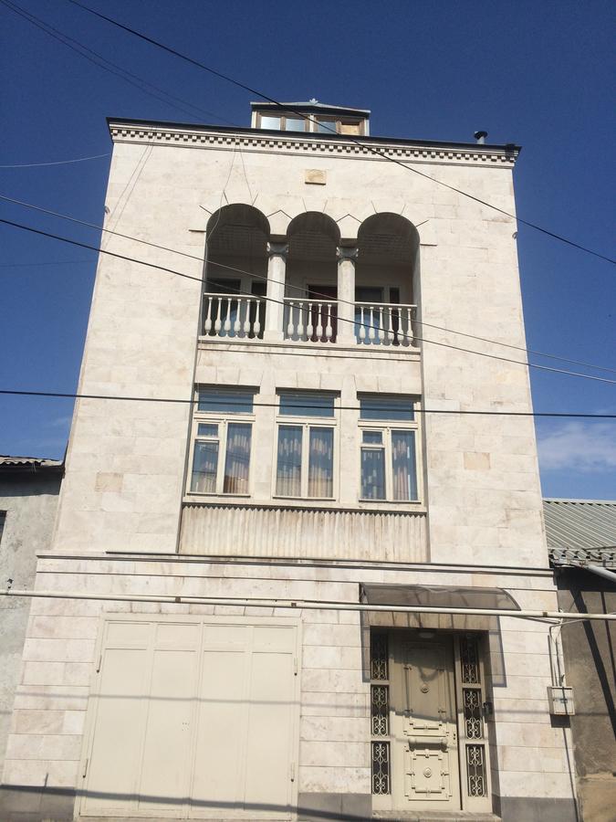 Guest House Lilia Yerevan Exterior photo