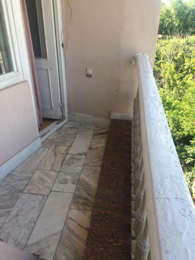 Guest House Lilia Yerevan Exterior photo