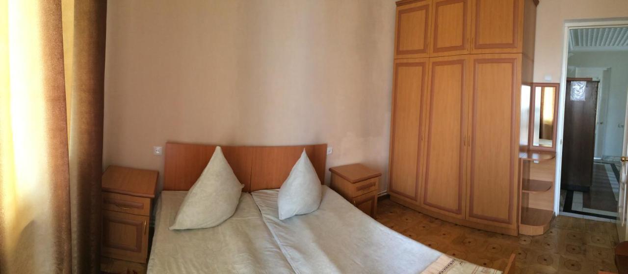 Guest House Lilia Yerevan Exterior photo